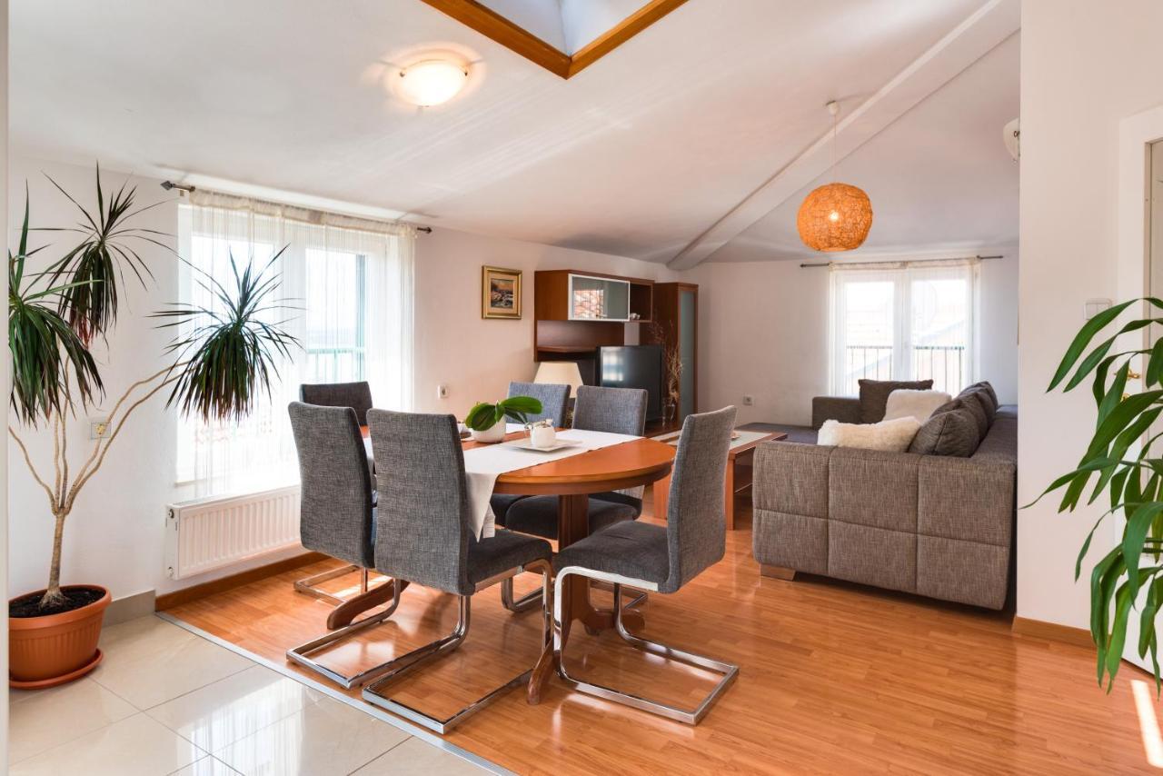 Apartment Saint Michael ชิเบนิก ภายนอก รูปภาพ