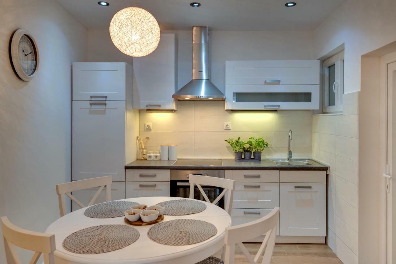 Apartment Saint Michael ชิเบนิก ภายนอก รูปภาพ